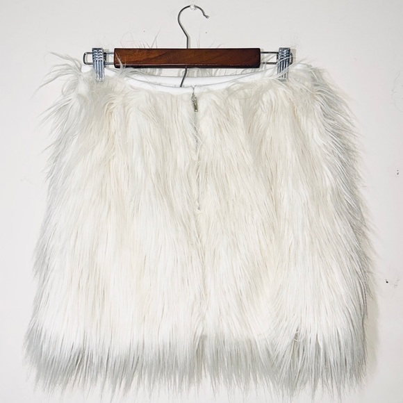 Front Row Shop Faux Fur Mini Skirt - Picture 4 of 4
